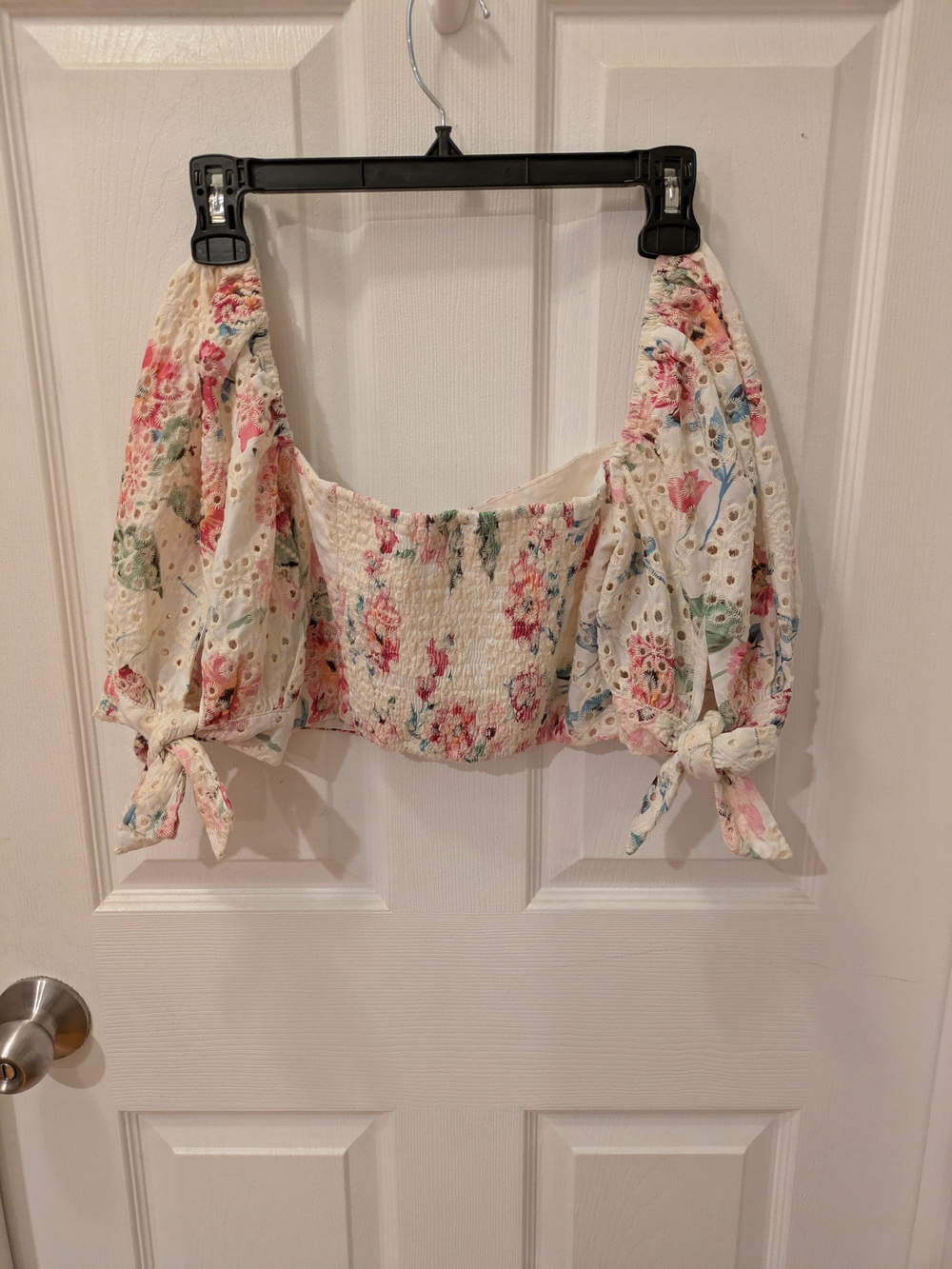 Showpo Cream Floral Eyelet Puff-Sleeve Crop Top
